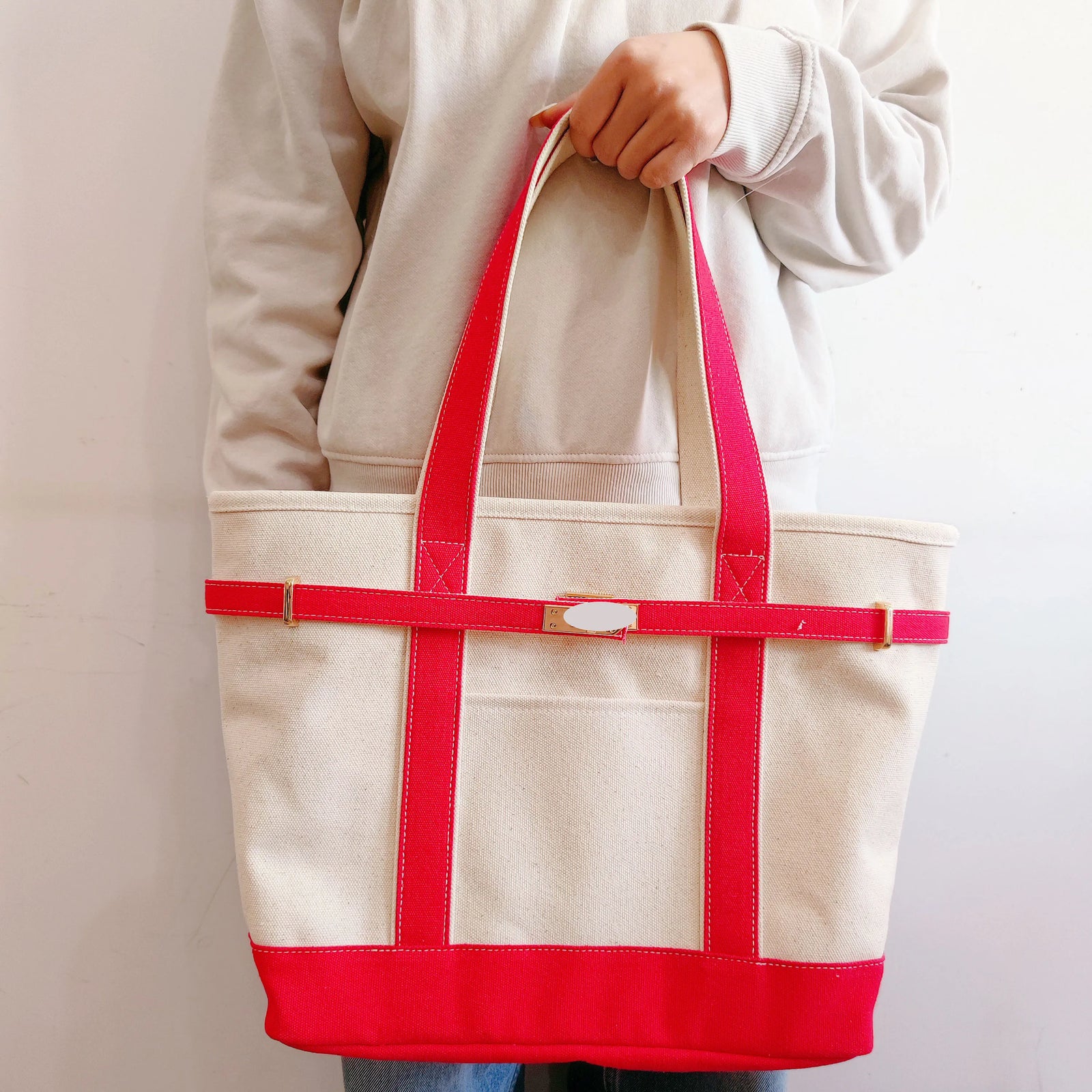Backper Maia Canvas Boat Tote — shoulder carry lifestyle
