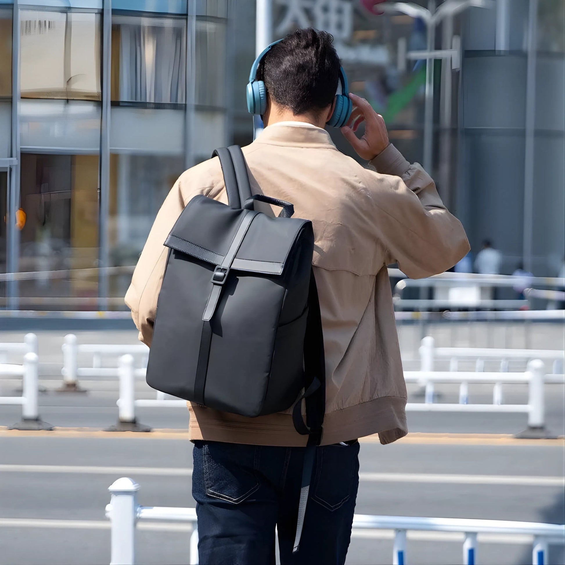 Backper Borealis Anti-Theft Oxford Backpack — back panel