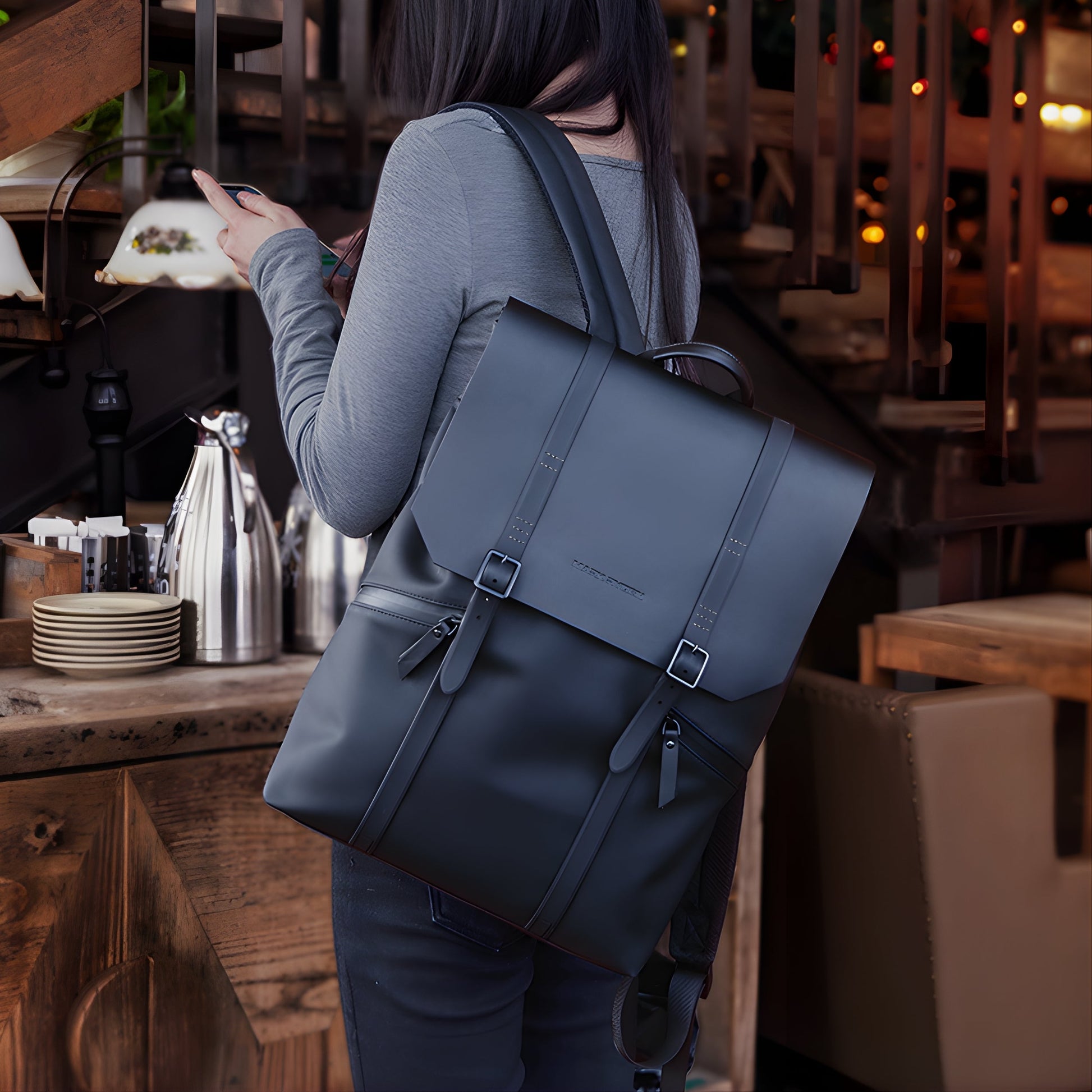 Backper Bracchium Travel Oxford Backpack — back panel
