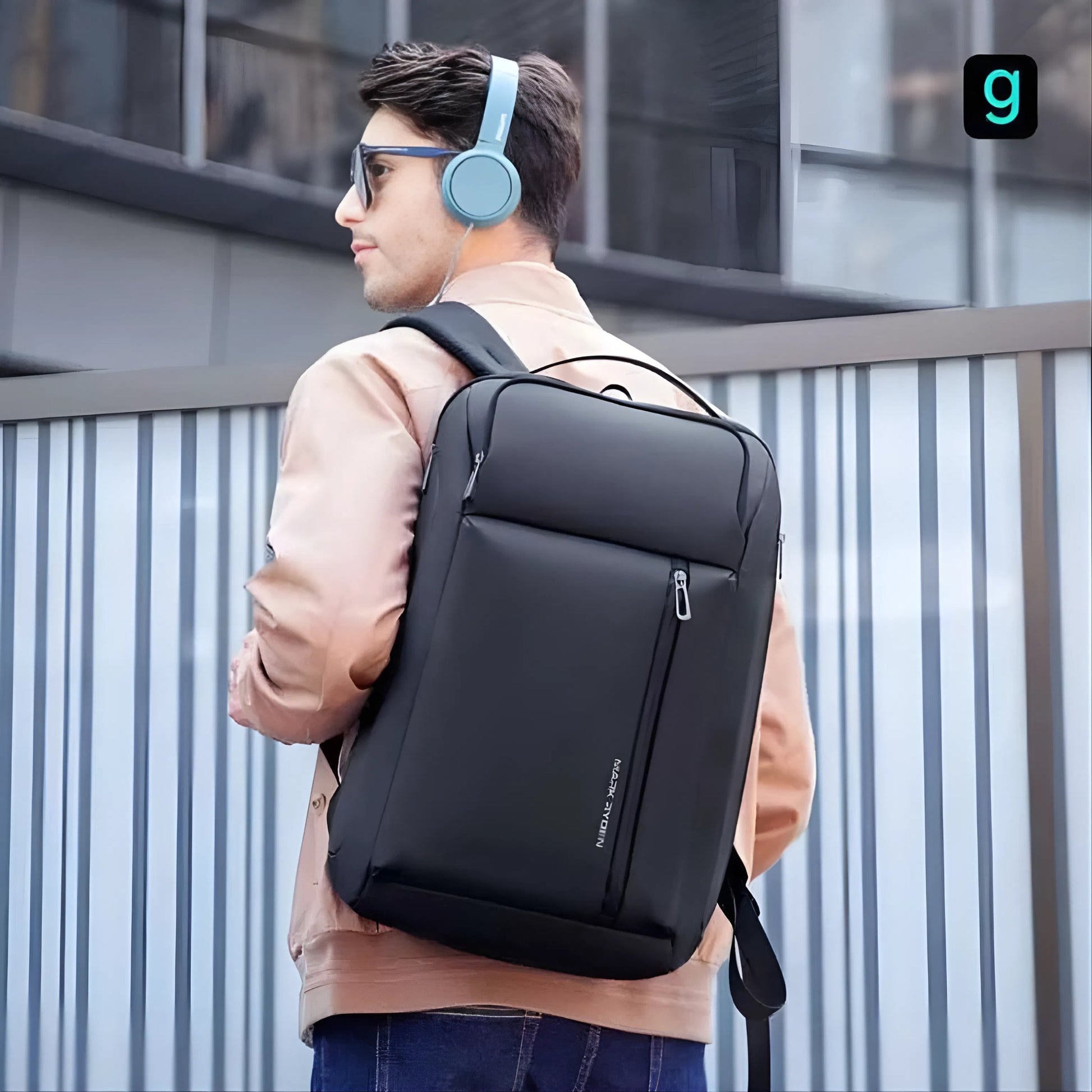 Backper Scutum Waterproof Oxford Backpack — back panel