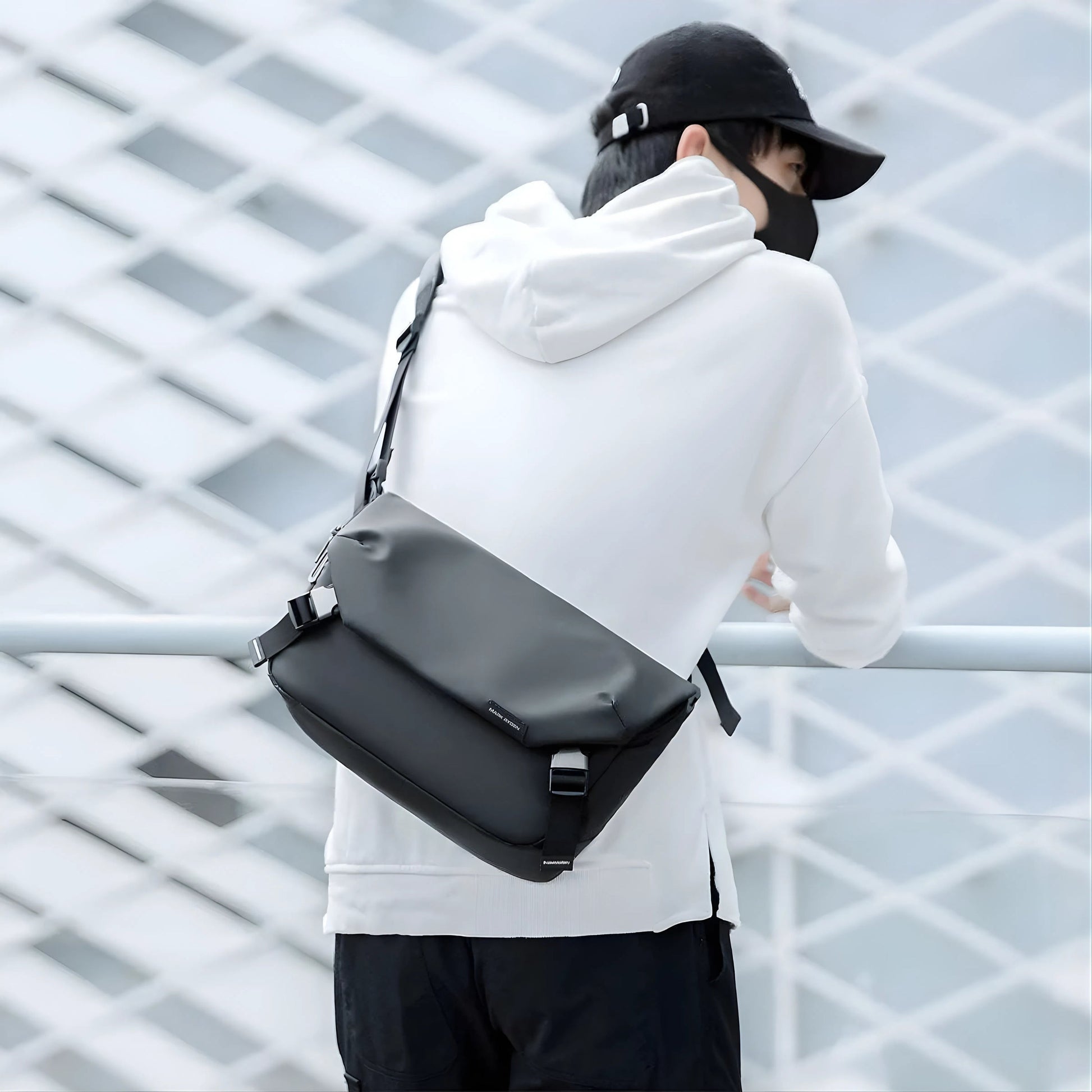 Backper Lynx Waterproof Oxford Backpack — size reference