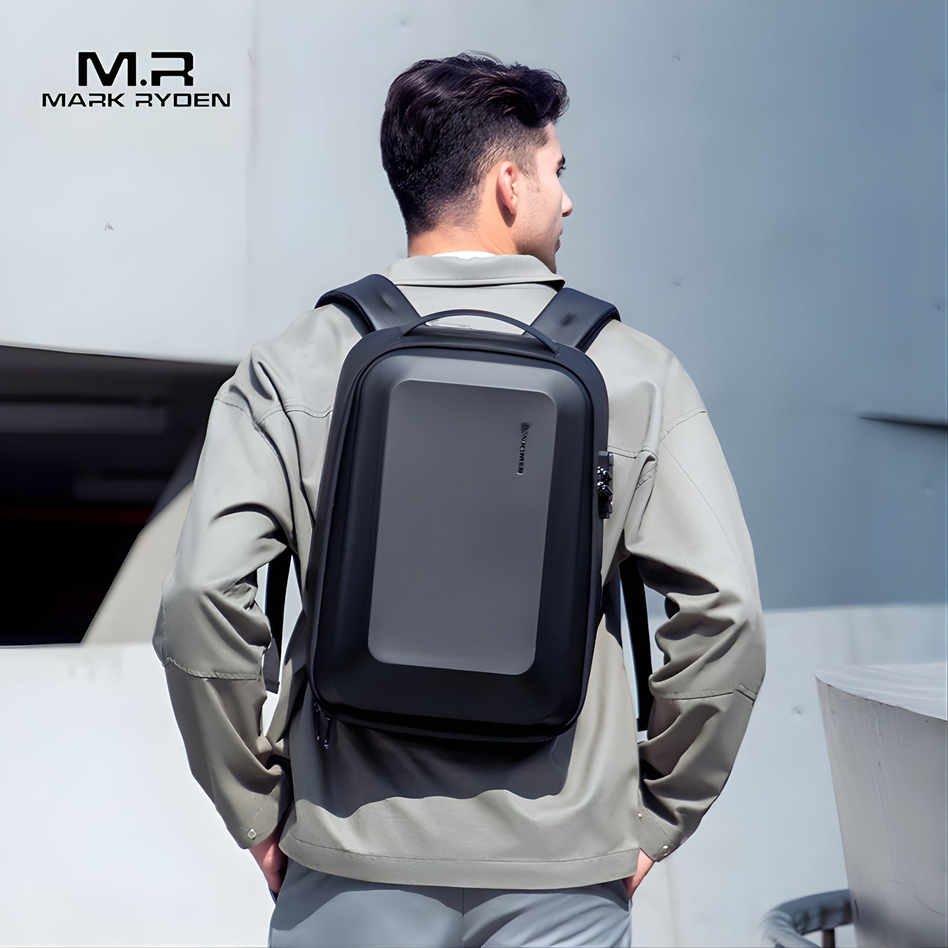 Backper Plateau Anti-Theft Oxford Backpack — side detail