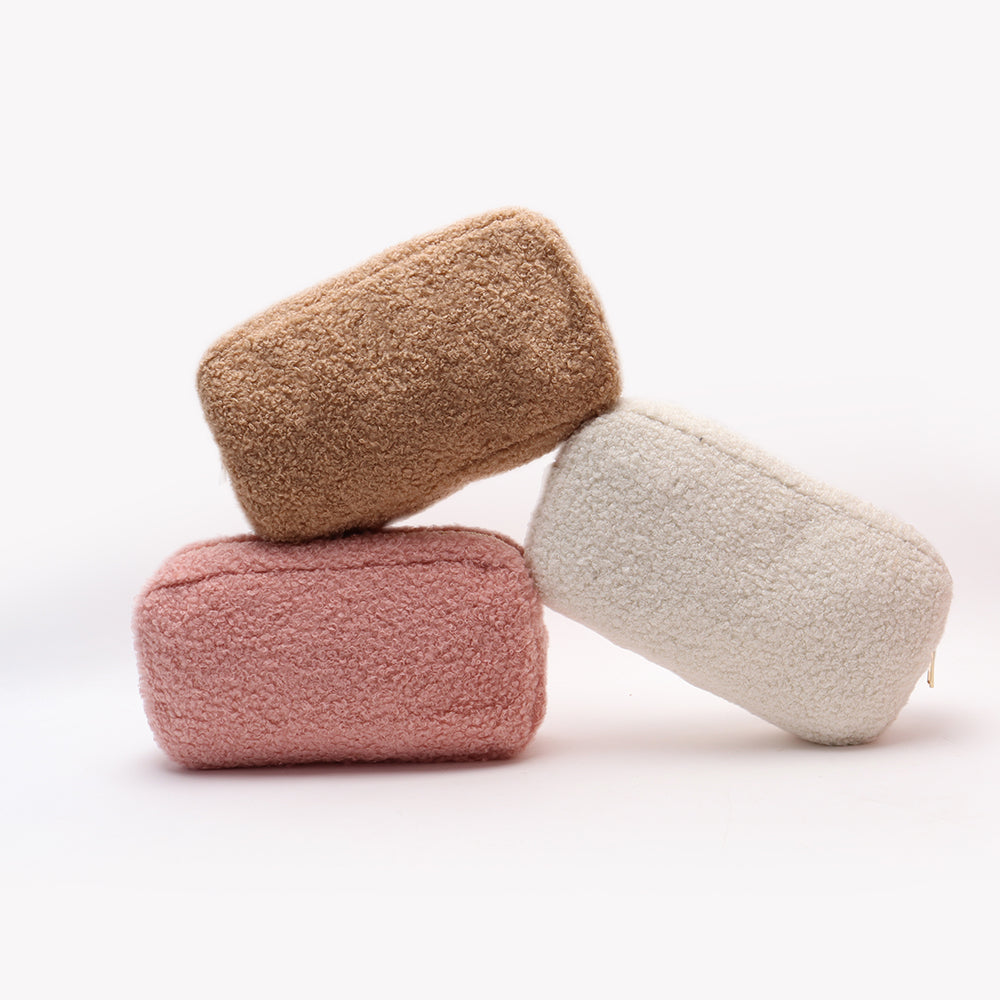 Backper Ursa KMFUR17 teddy plush pouch detail