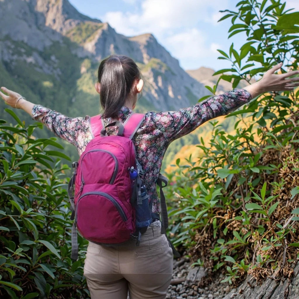 Lightweight hiking backpack back panel