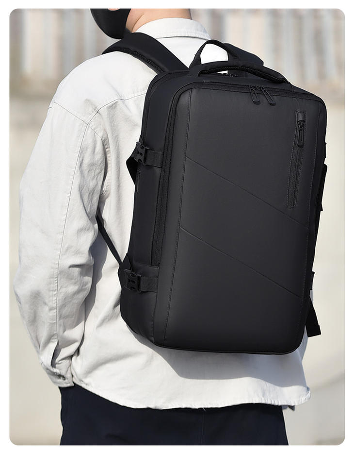 Euanthe SJ8039L laptop backpack lifestyle