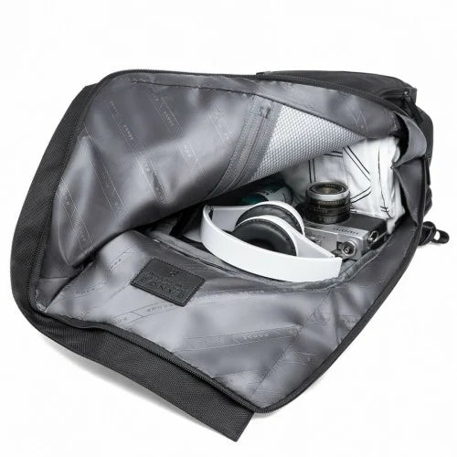 Backper Reef Modern Polyester Backpack — size reference